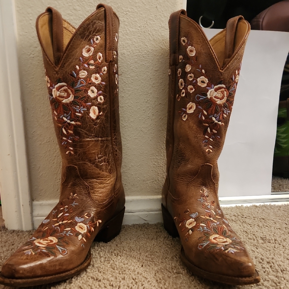 Shyanne Floral Embroidered Tan Heeled Boots